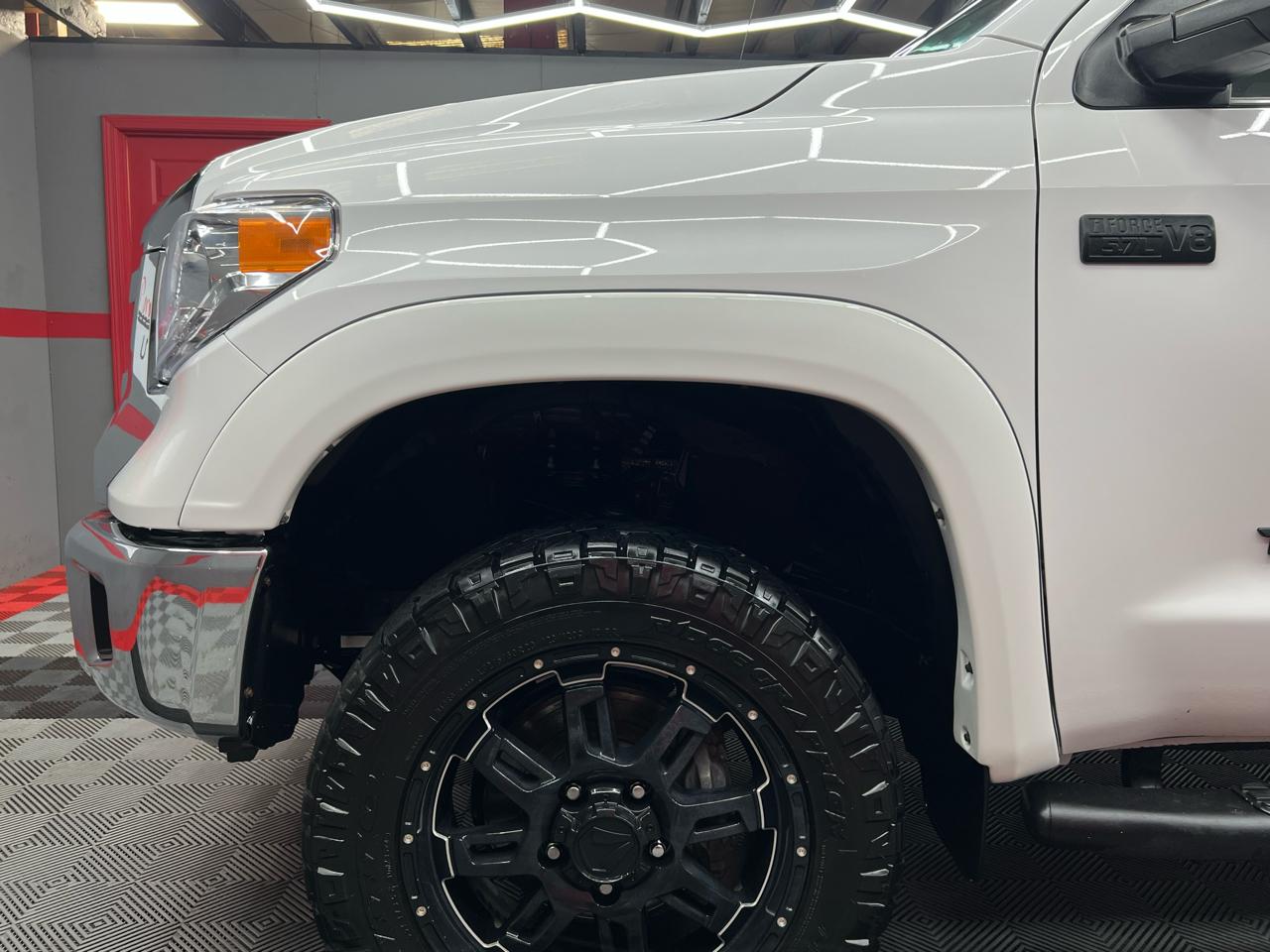 Toyota Tundra SR5 5.7L V8 FFV CrewMax 4WD 2016