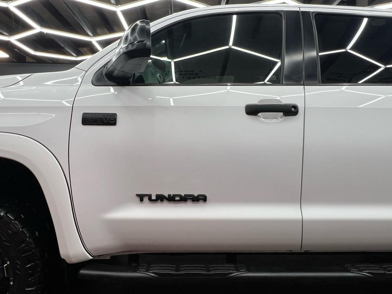 Toyota Tundra SR5 5.7L V8 FFV CrewMax 4WD 2016