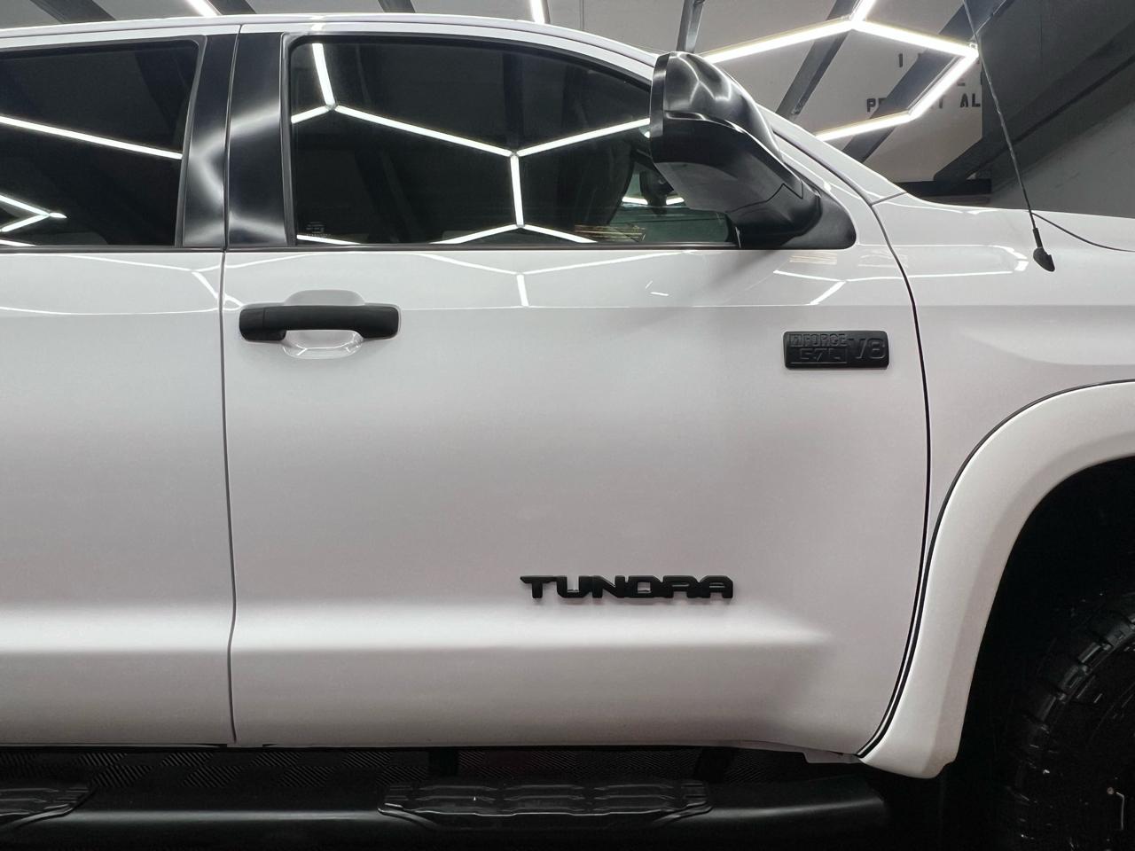 Toyota Tundra SR5 5.7L V8 FFV CrewMax 4WD 2016