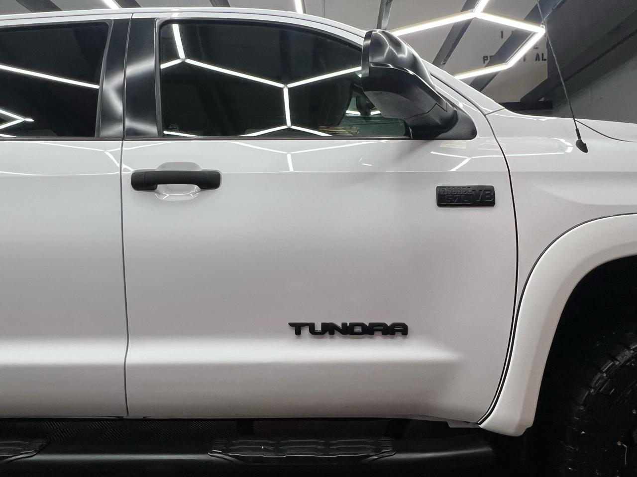 Toyota Tundra SR5 5.7L V8 FFV CrewMax 4WD 2016