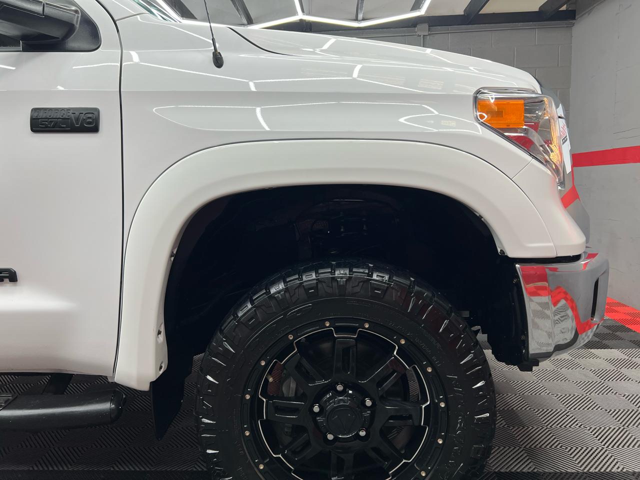 Toyota Tundra SR5 5.7L V8 FFV CrewMax 4WD 2016