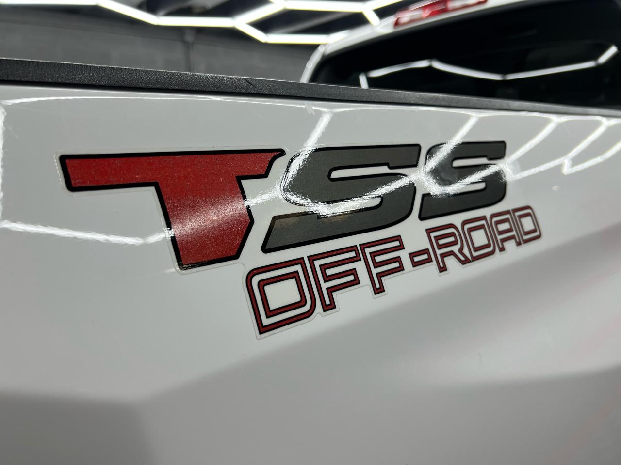 Toyota Tundra SR5 5.7L V8 FFV CrewMax 4WD 2016