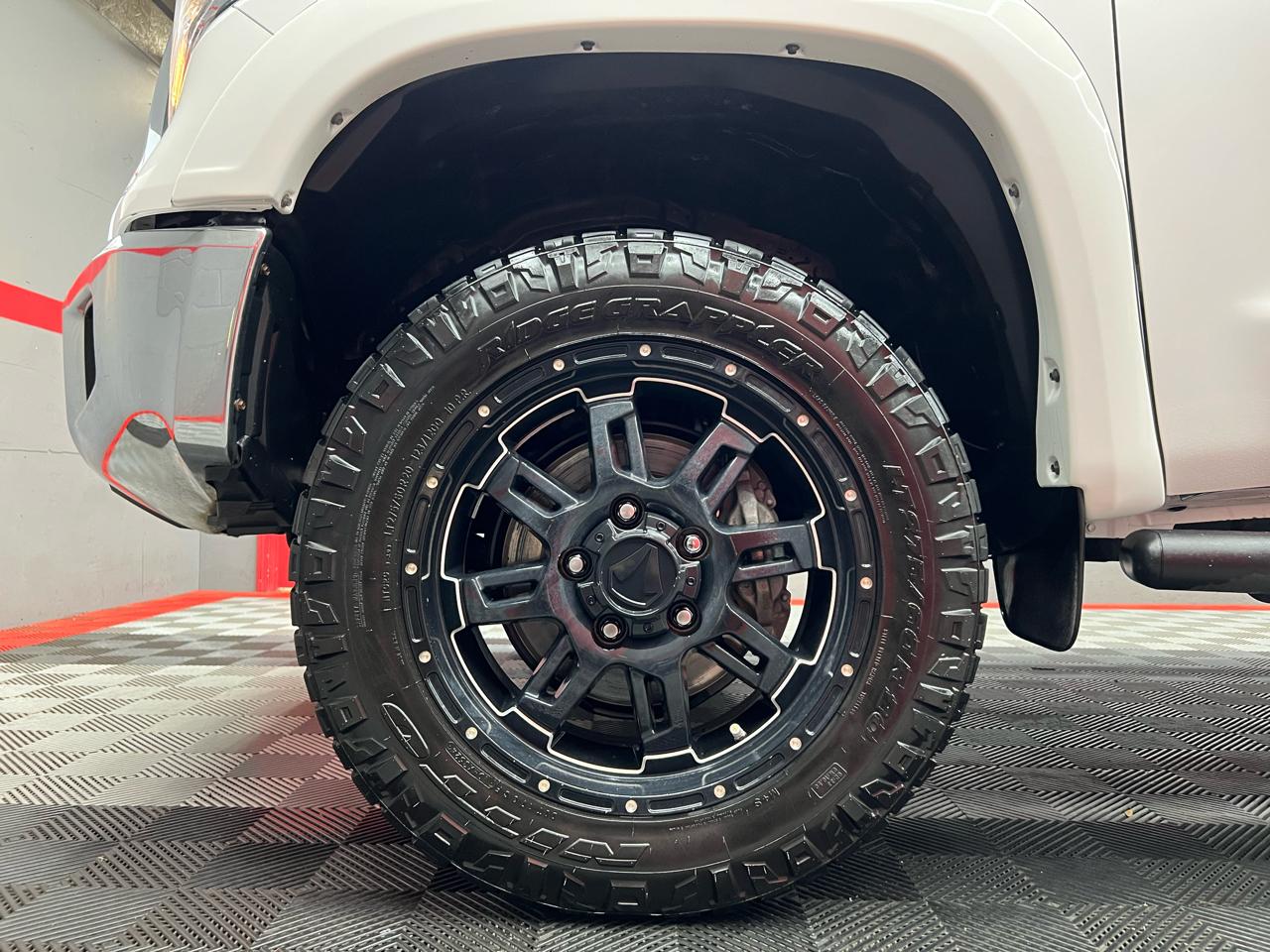 Toyota Tundra SR5 5.7L V8 FFV CrewMax 4WD 2016