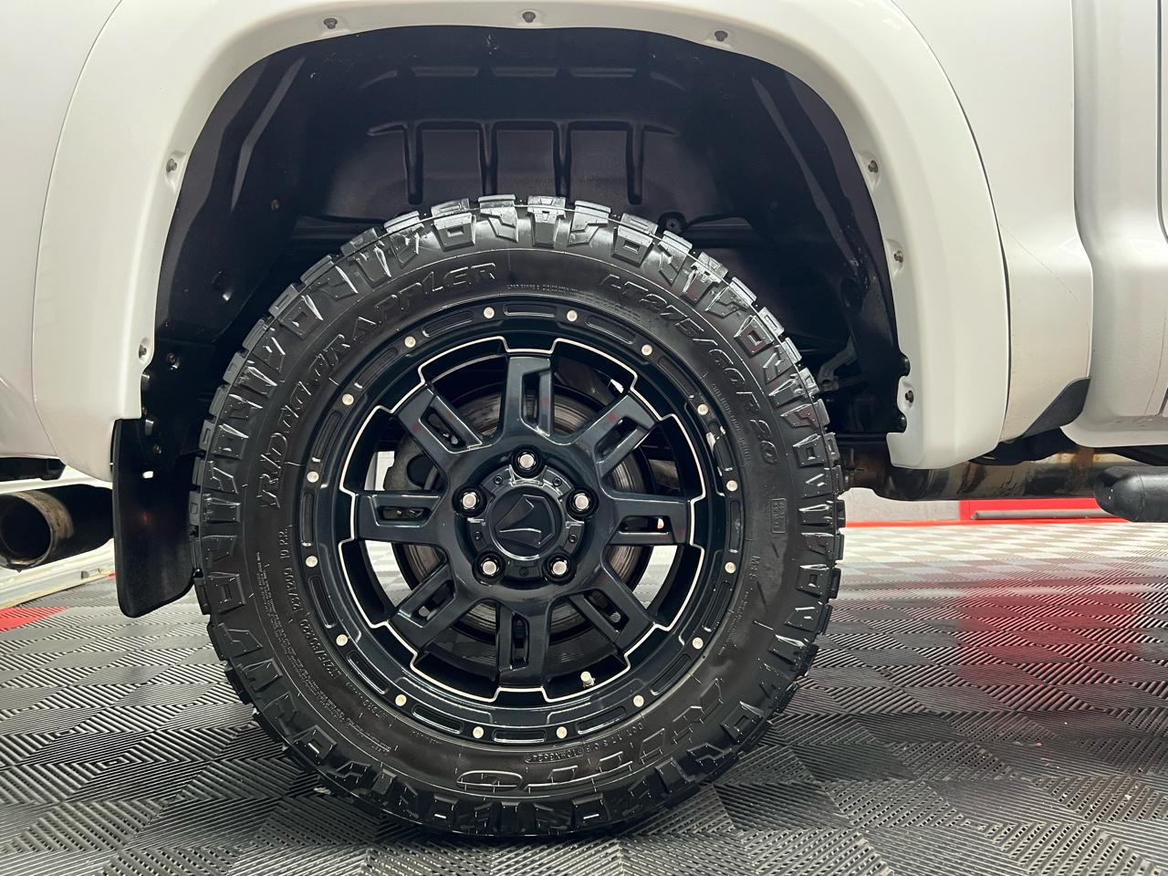 Toyota Tundra SR5 5.7L V8 FFV CrewMax 4WD 2016