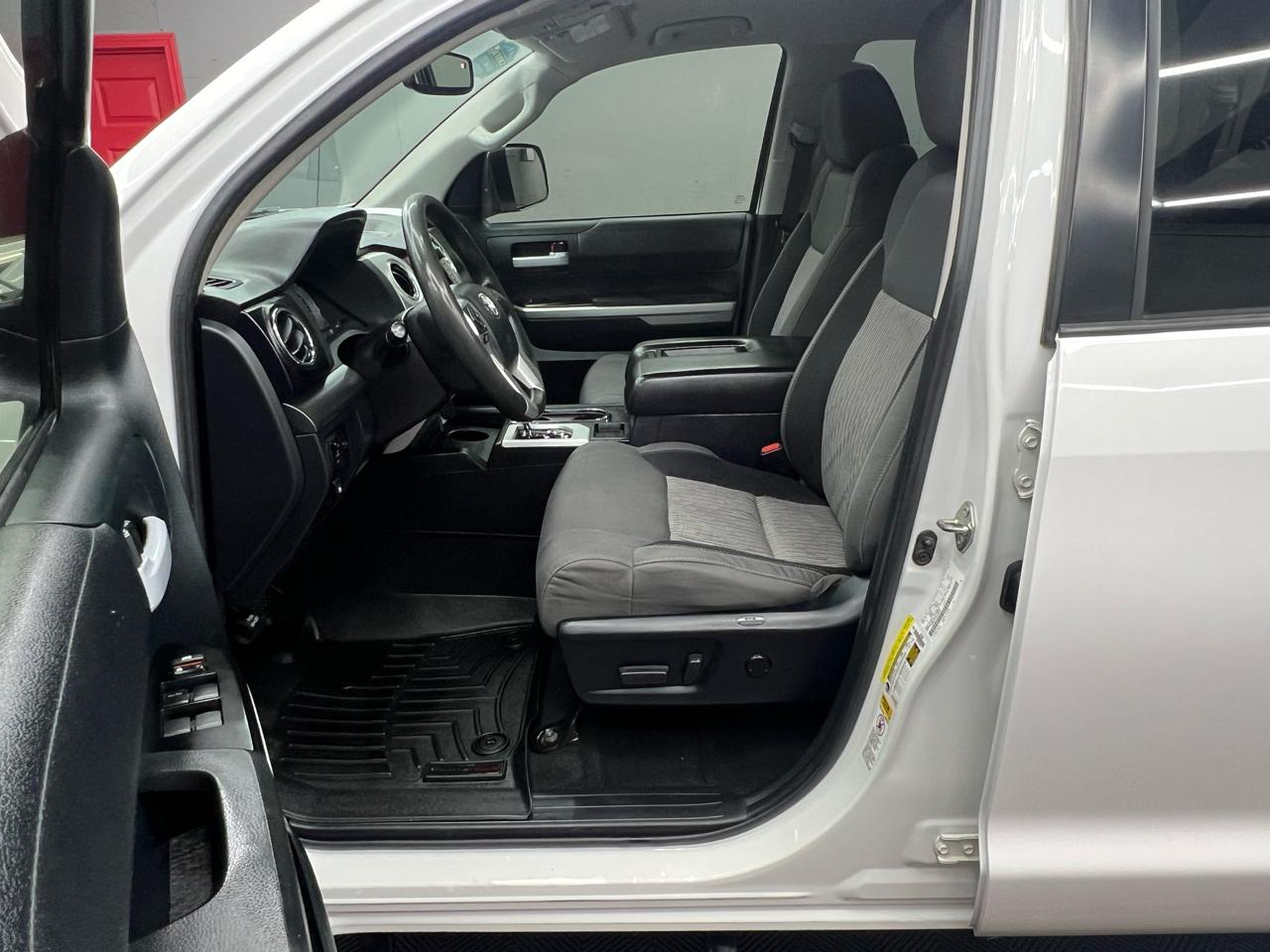 Toyota Tundra SR5 5.7L V8 FFV CrewMax 4WD 2016