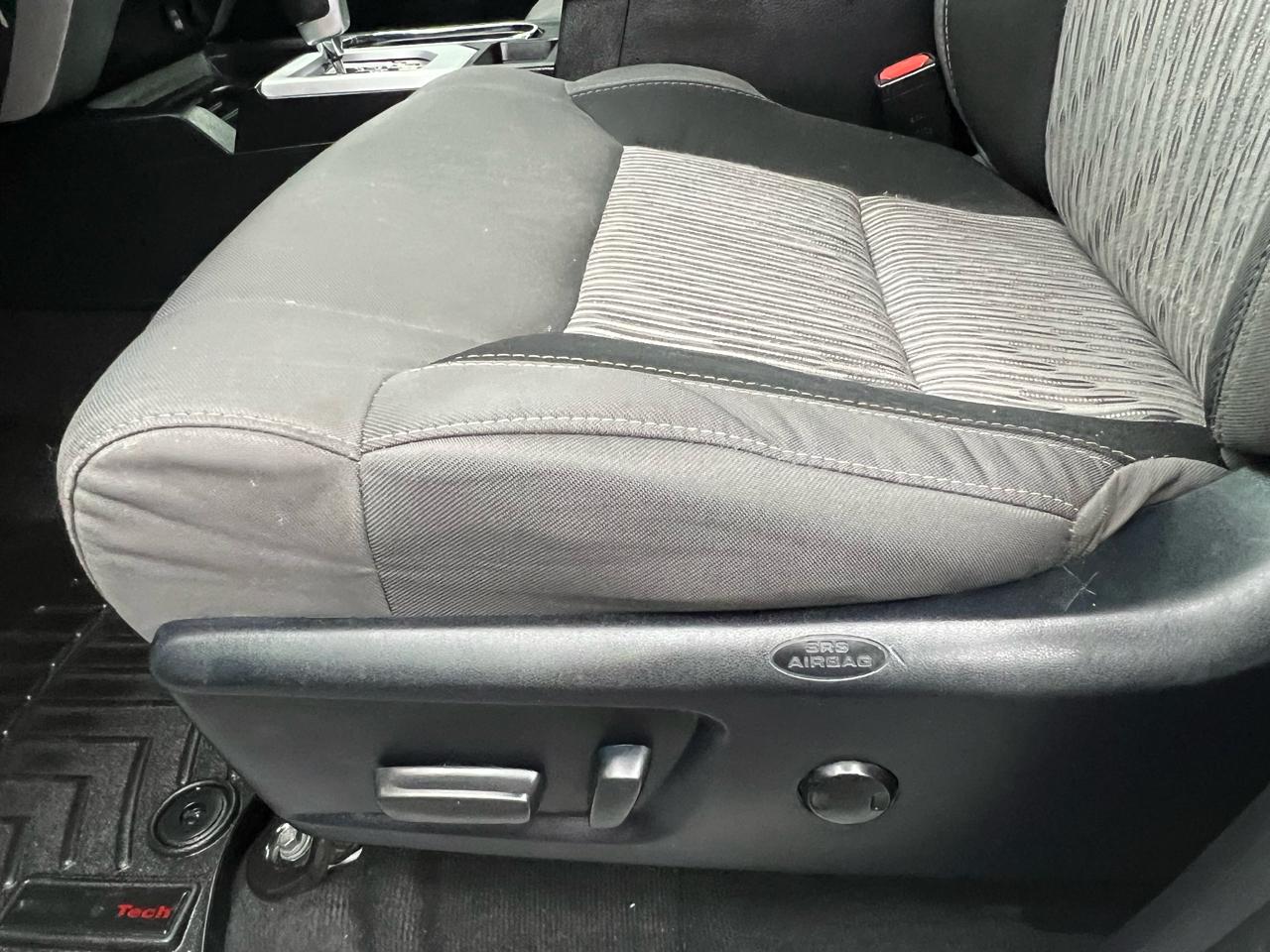 Toyota Tundra SR5 5.7L V8 FFV CrewMax 4WD 2016