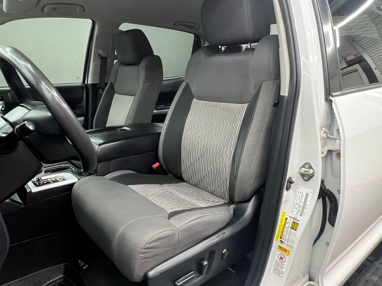 Toyota Tundra SR5 5.7L V8 FFV CrewMax 4WD 2016