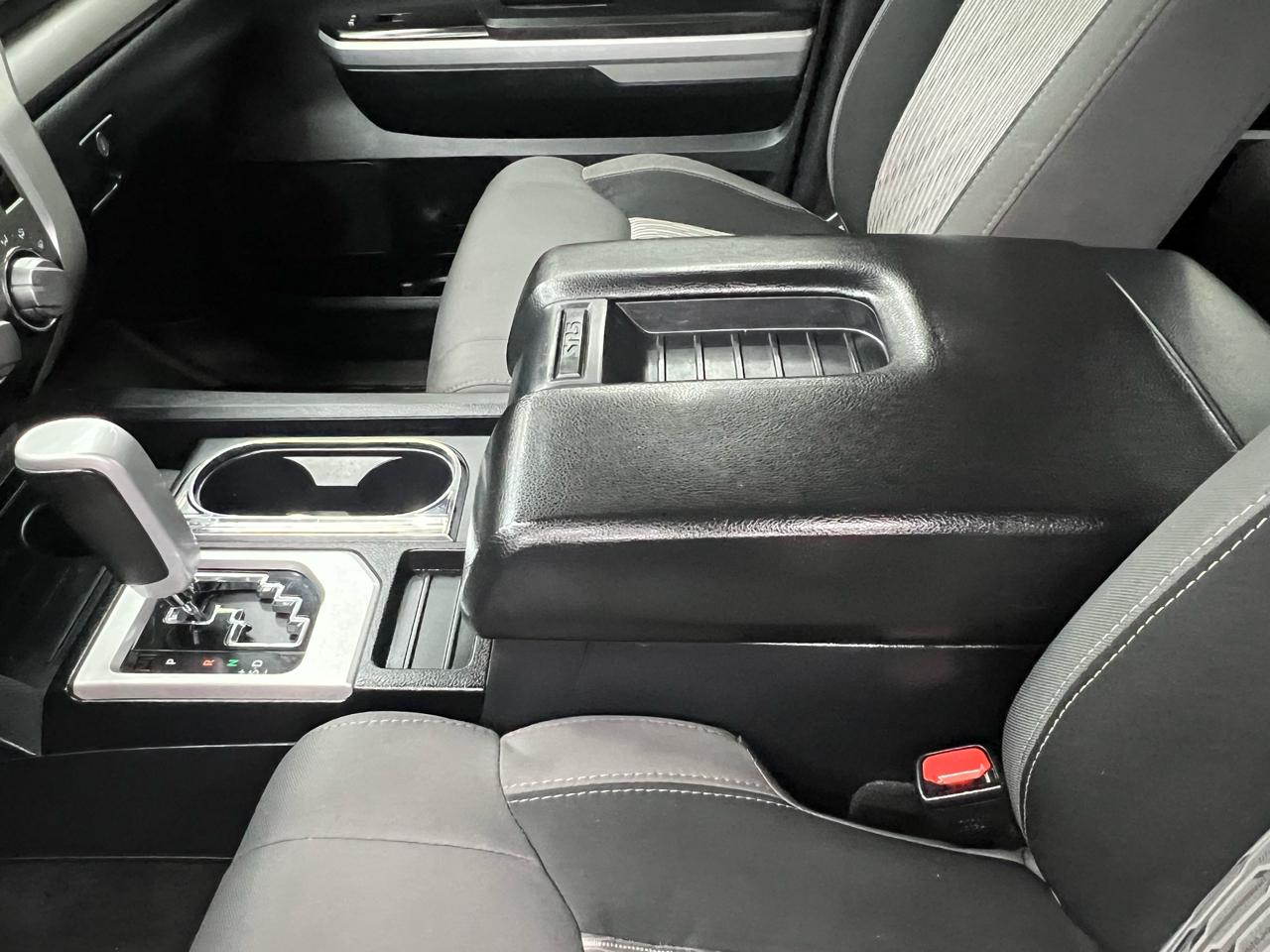 Toyota Tundra SR5 5.7L V8 FFV CrewMax 4WD 2016