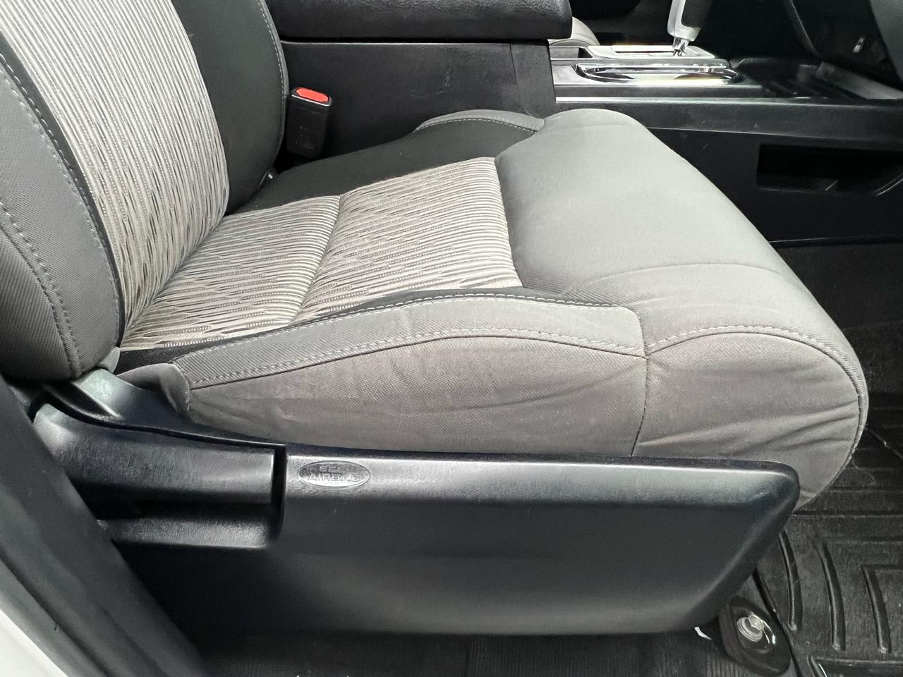 Toyota Tundra SR5 5.7L V8 FFV CrewMax 4WD 2016