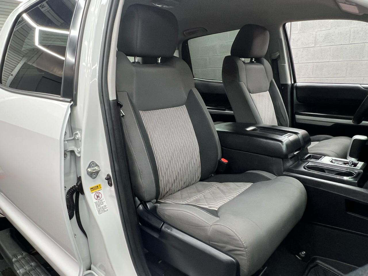 Toyota Tundra SR5 5.7L V8 FFV CrewMax 4WD 2016