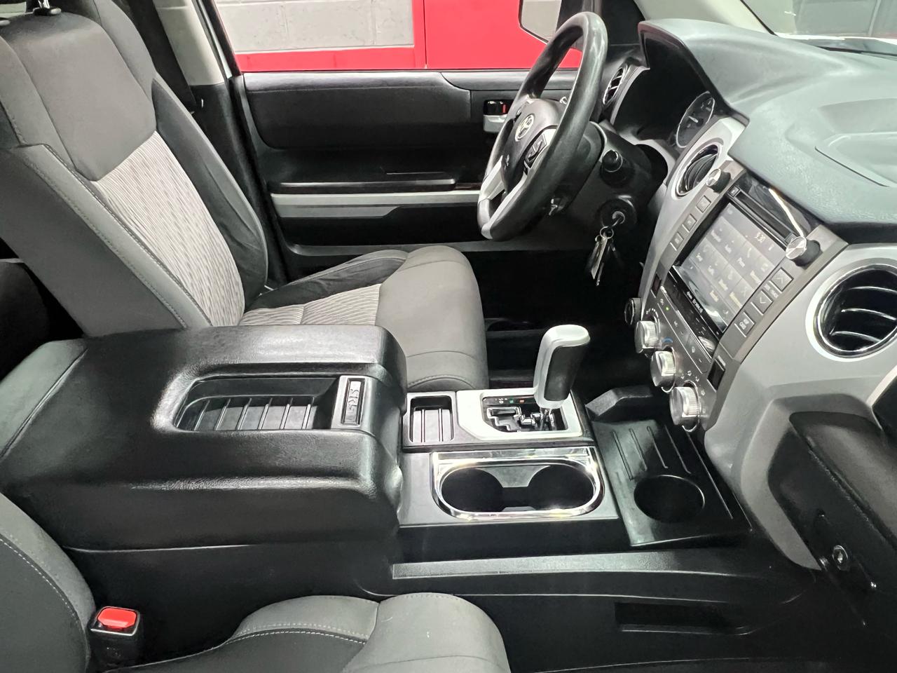 Toyota Tundra SR5 5.7L V8 FFV CrewMax 4WD 2016
