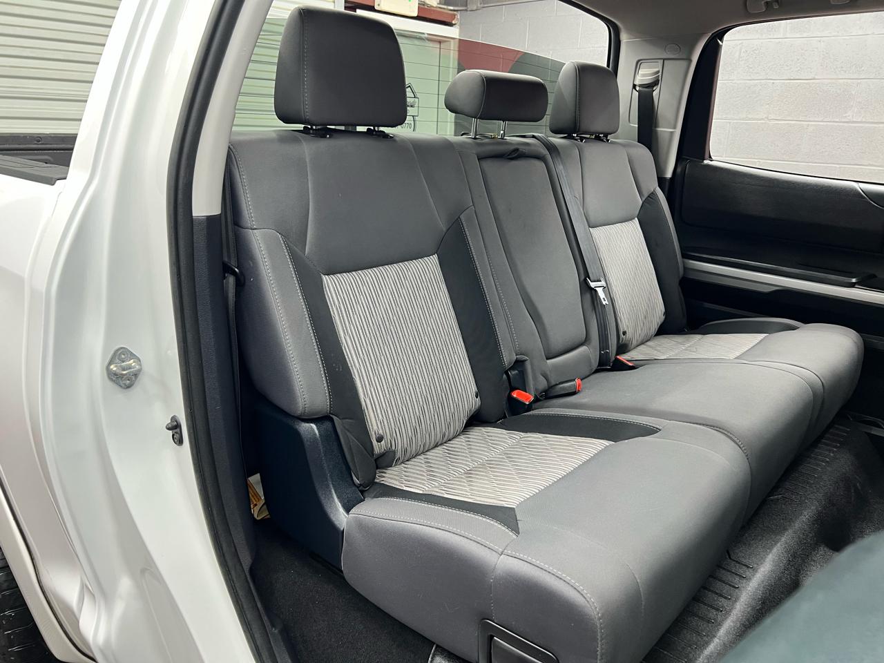 Toyota Tundra SR5 5.7L V8 FFV CrewMax 4WD 2016