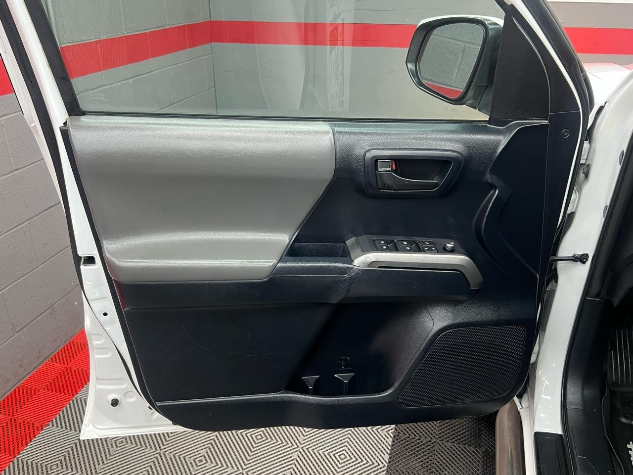 Toyota Tacoma  2016