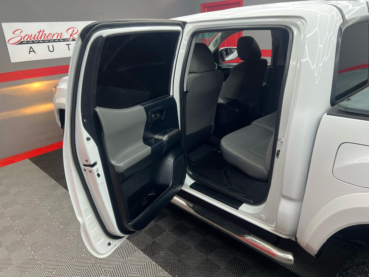 Toyota Tacoma  2016