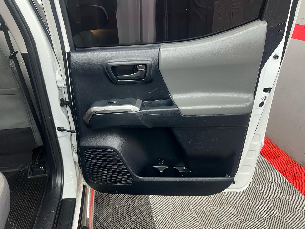 Toyota Tacoma  2016