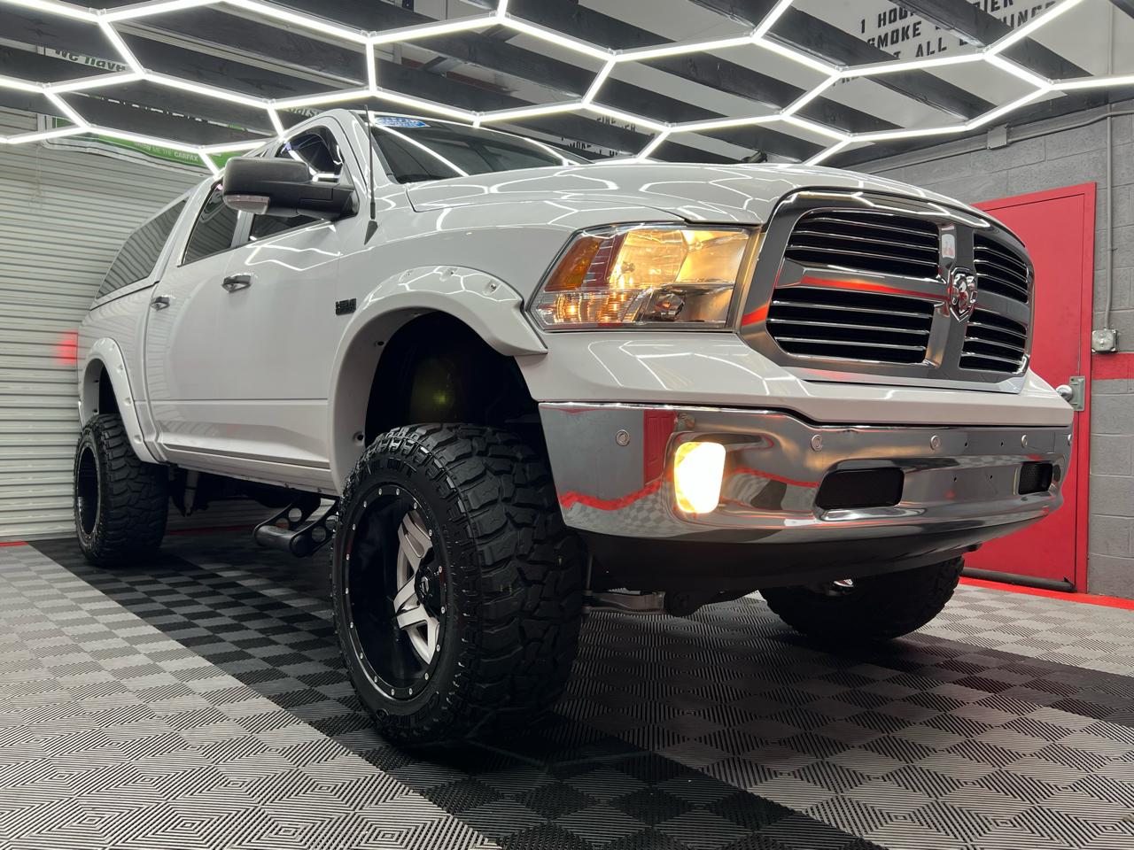 RAM 1500 SLT Crew Cab SWB 4WD 2016