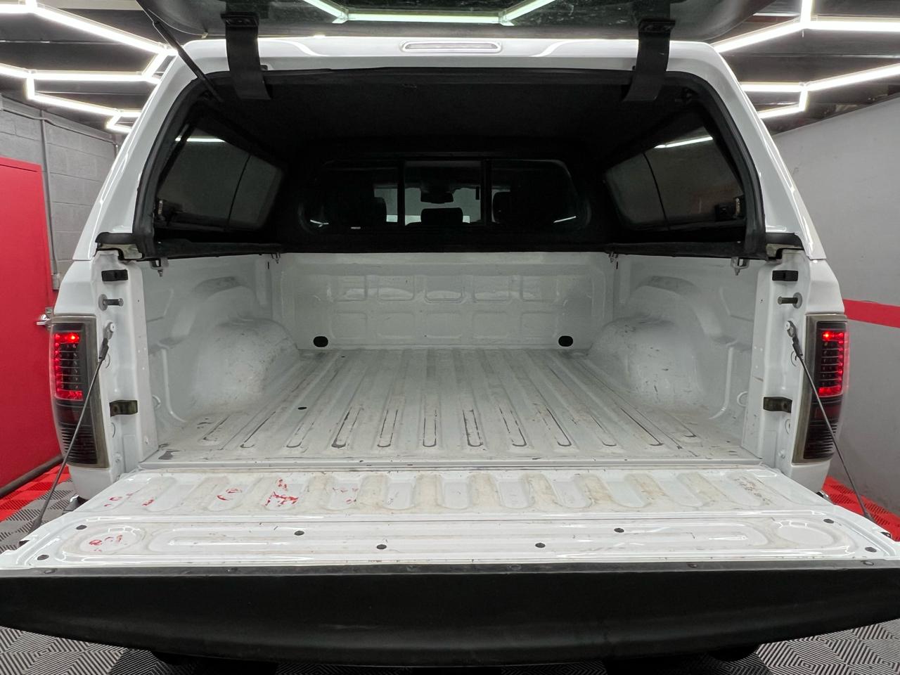 RAM 1500 SLT Crew Cab SWB 4WD 2016