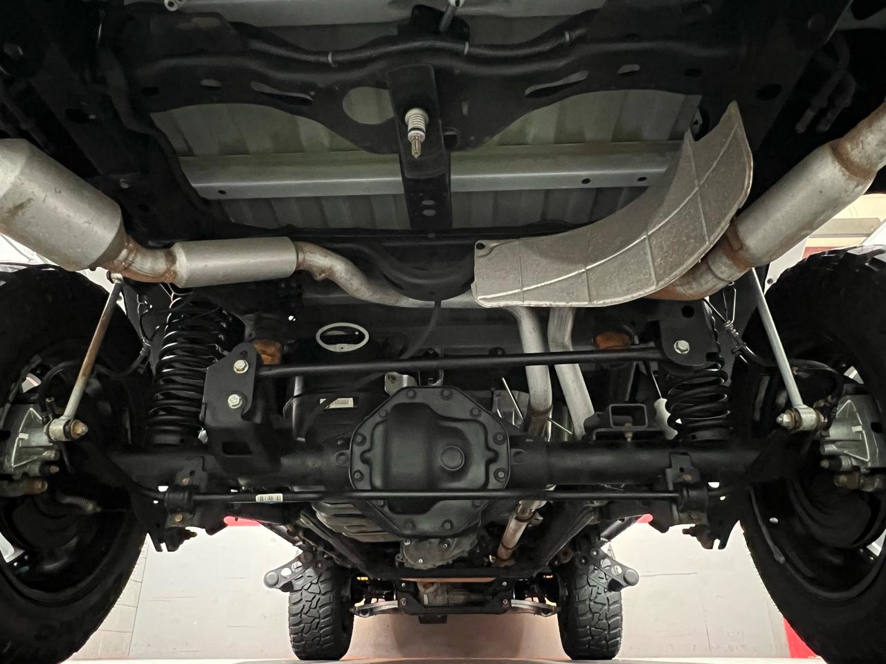 RAM 1500 SLT Crew Cab SWB 4WD 2016