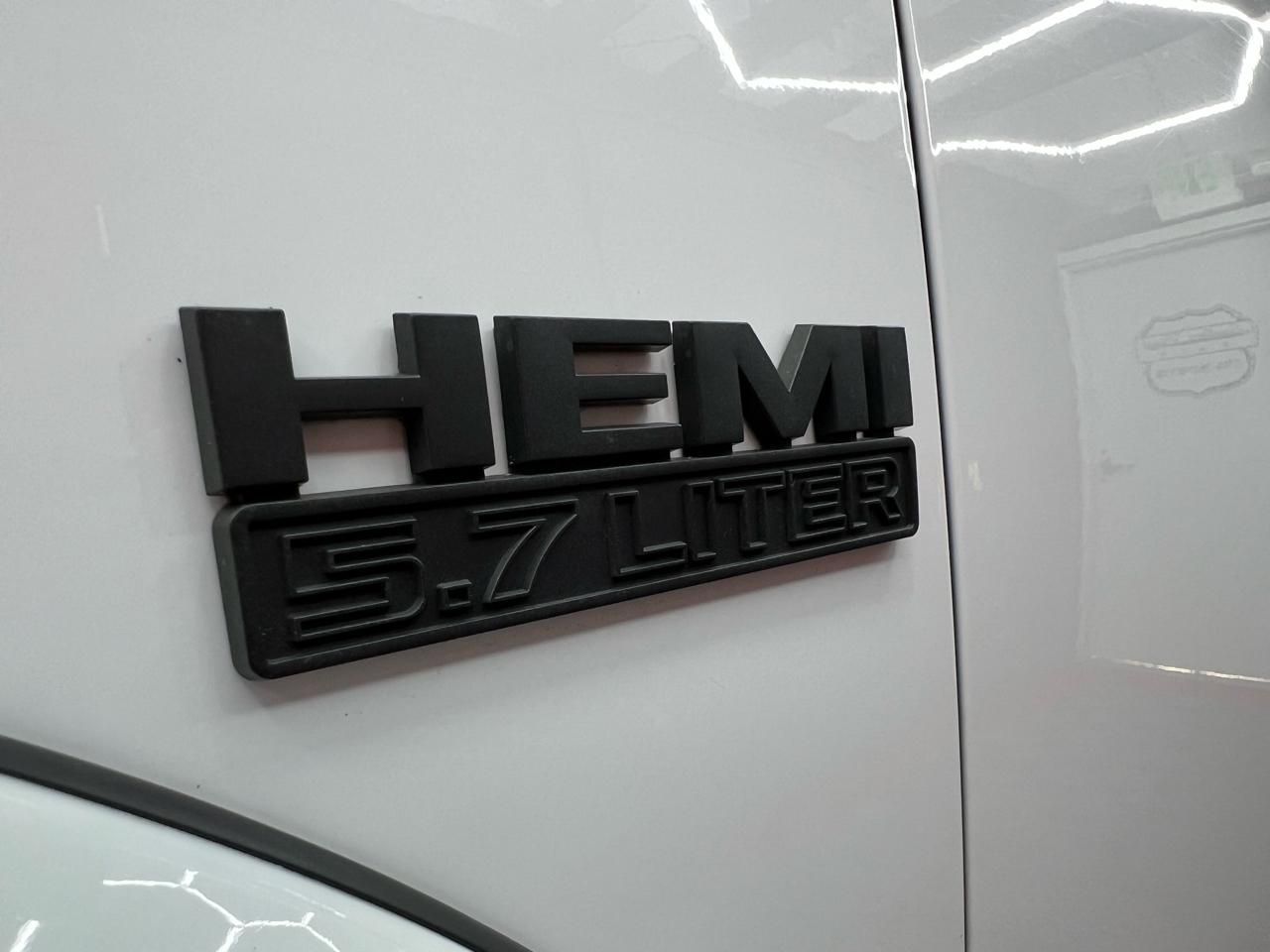 RAM 1500 SLT Crew Cab SWB 4WD 2016