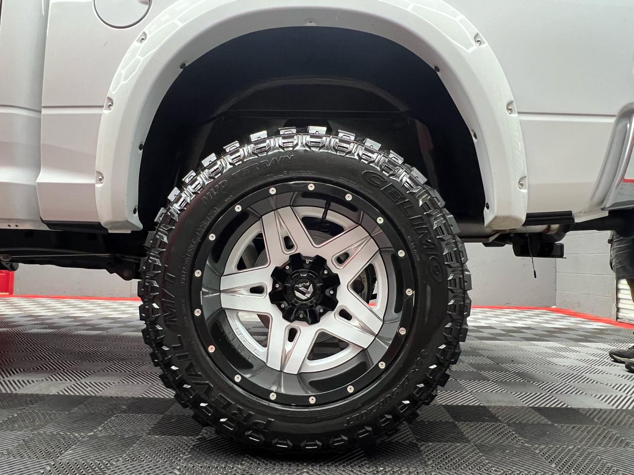 RAM 1500 SLT Crew Cab SWB 4WD 2016