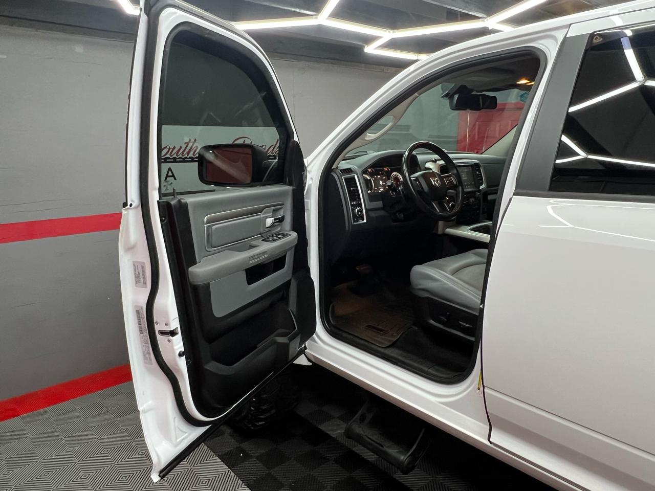RAM 1500 SLT Crew Cab SWB 4WD 2016