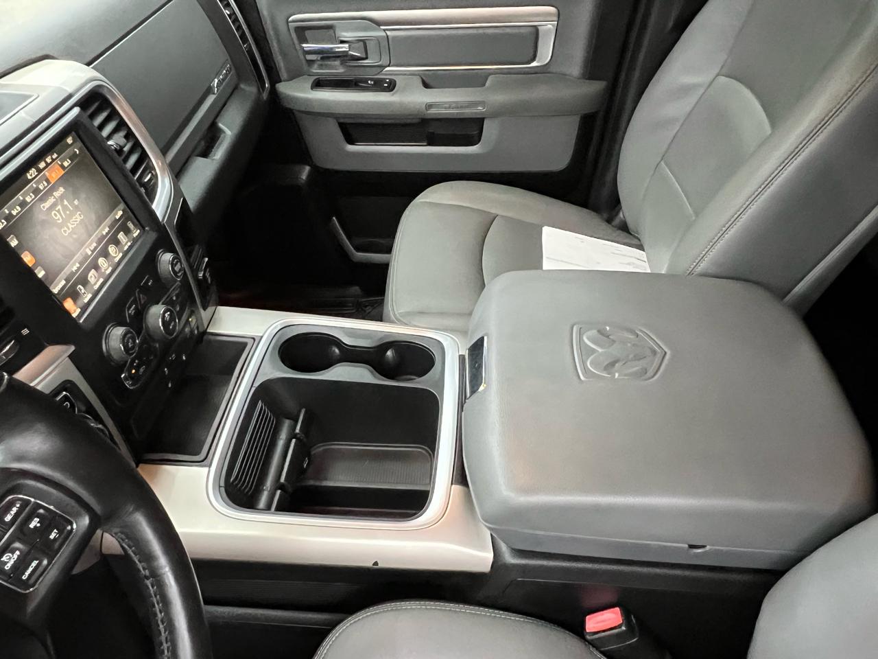 RAM 1500 SLT Crew Cab SWB 4WD 2016