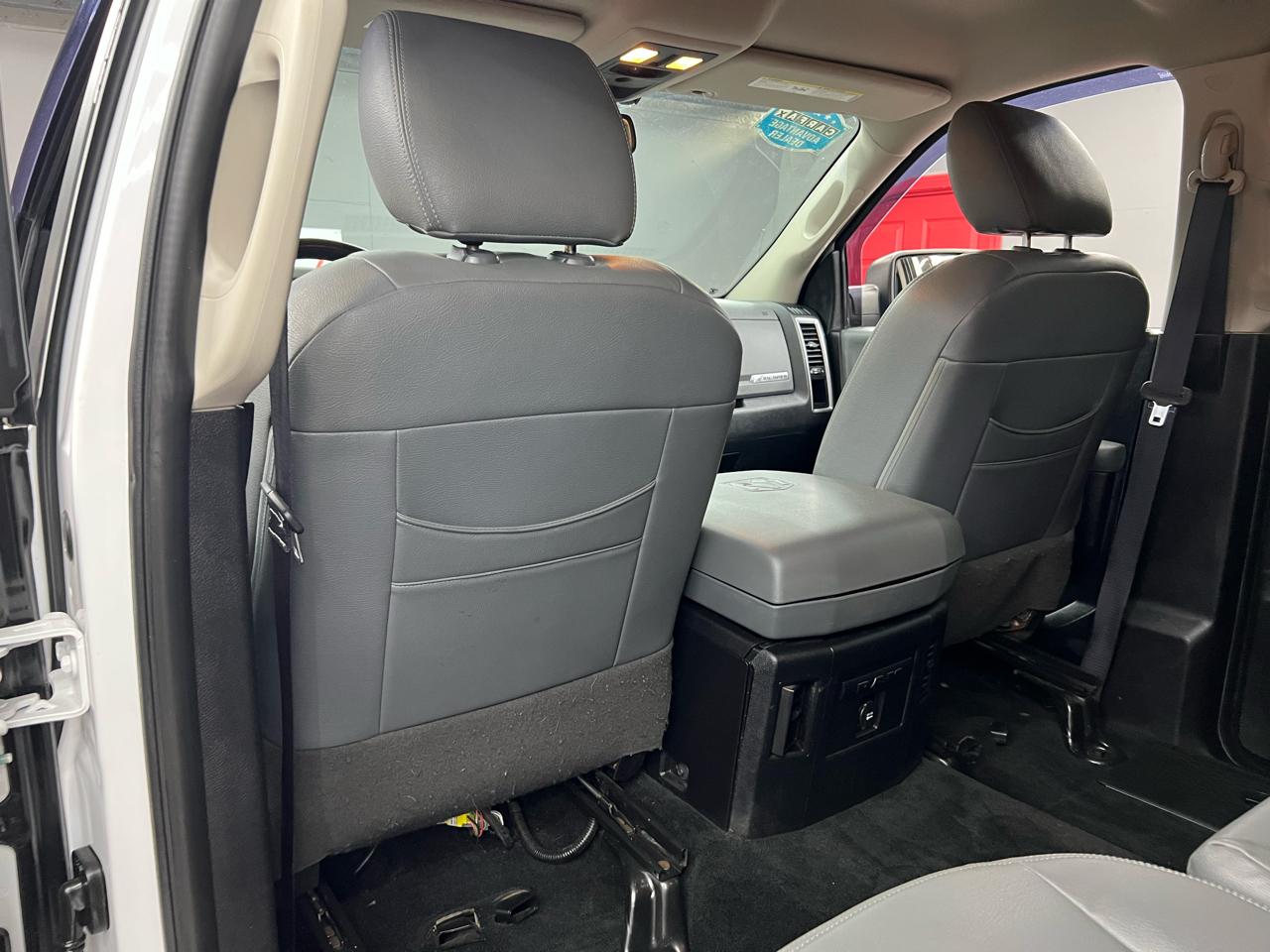 RAM 1500 SLT Crew Cab SWB 4WD 2016