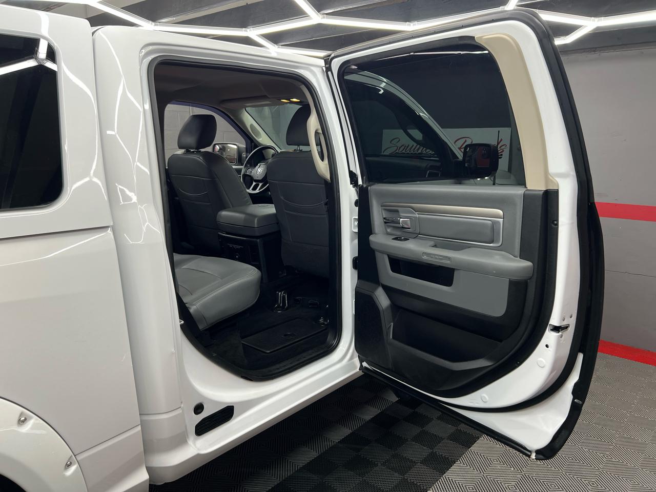 RAM 1500 SLT Crew Cab SWB 4WD 2016