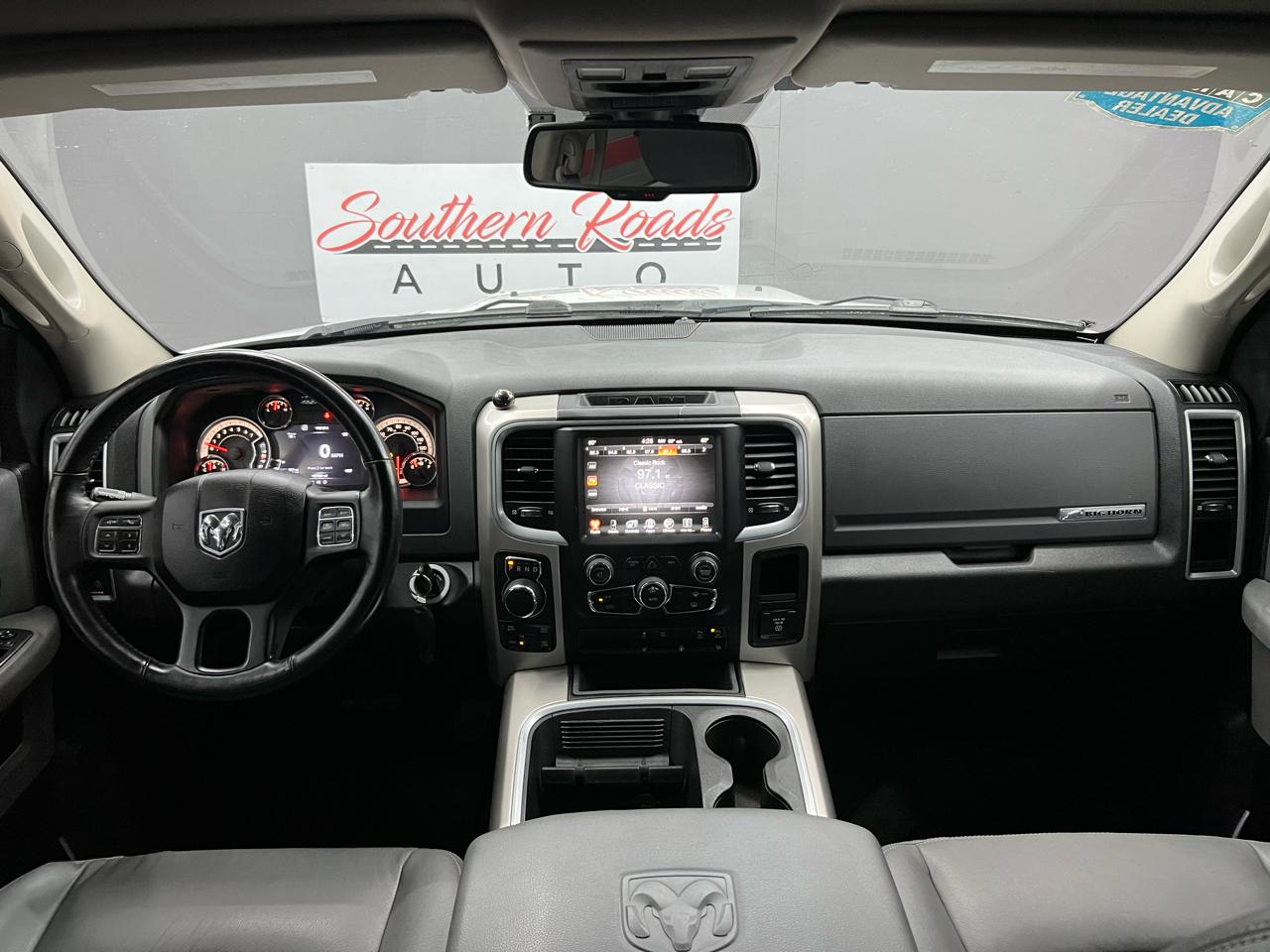 RAM 1500 SLT Crew Cab SWB 4WD 2016