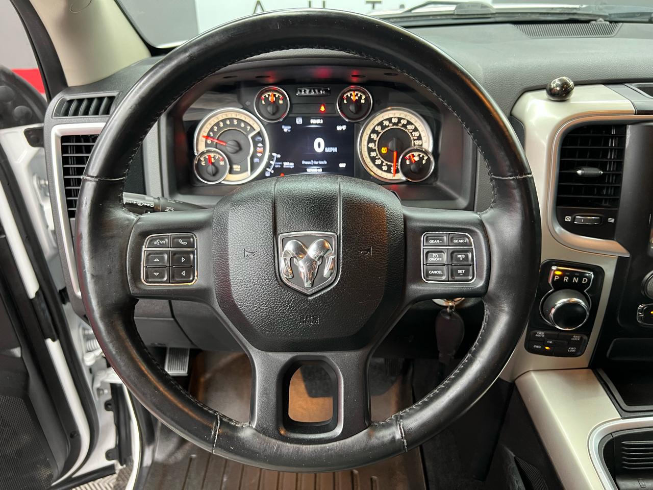 RAM 1500 SLT Crew Cab SWB 4WD 2016