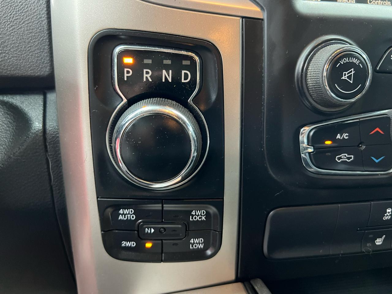 RAM 1500 SLT Crew Cab SWB 4WD 2016