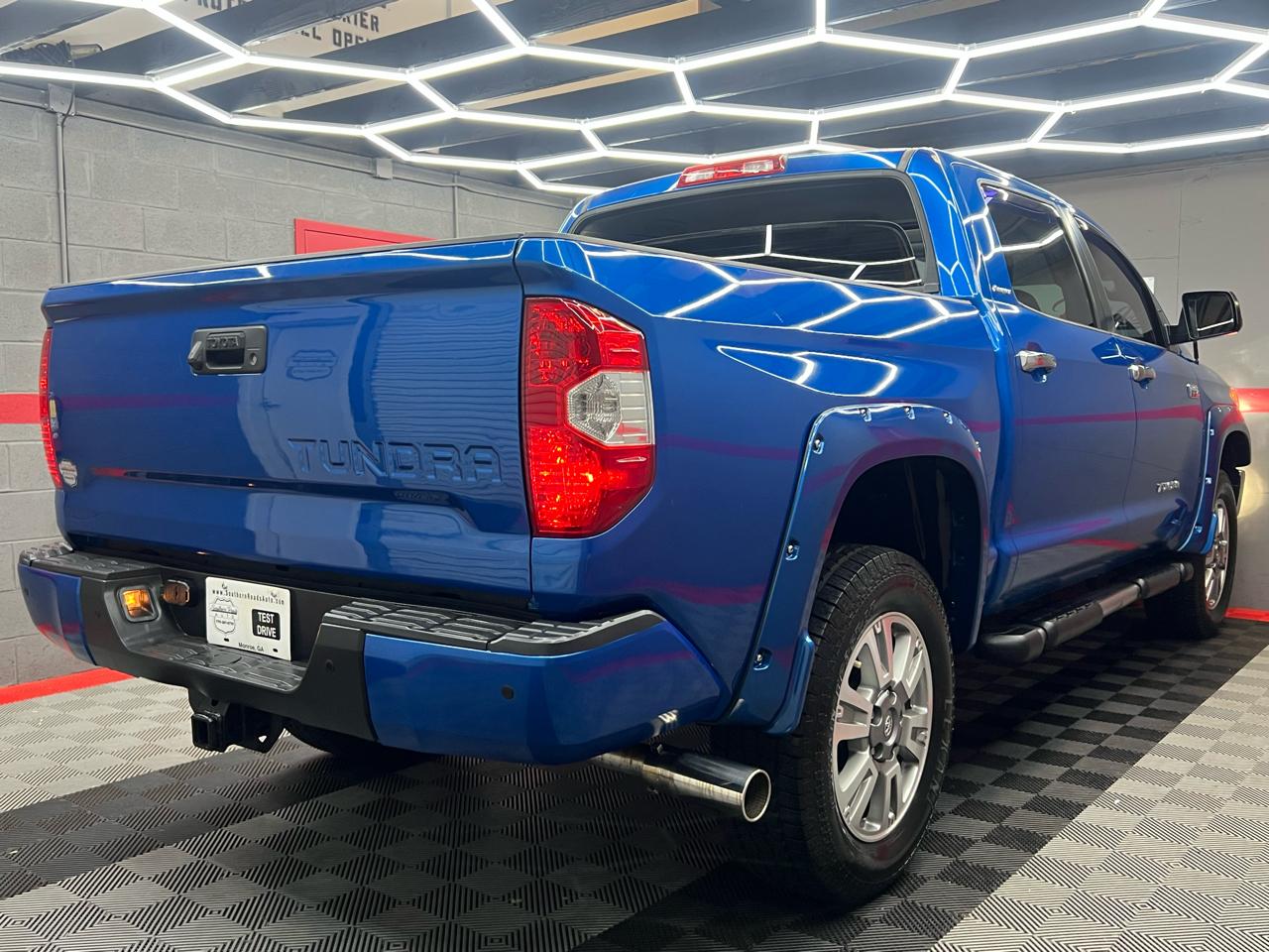 Toyota Tundra Limited 5.7L FFV CrewMax 4WD 2016