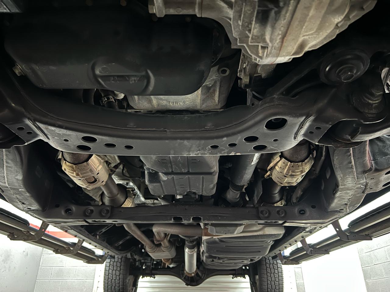 Toyota Tundra Limited 5.7L FFV CrewMax 4WD 2016