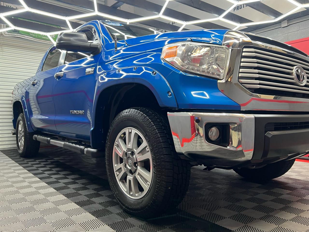 Toyota Tundra Limited 5.7L FFV CrewMax 4WD 2016