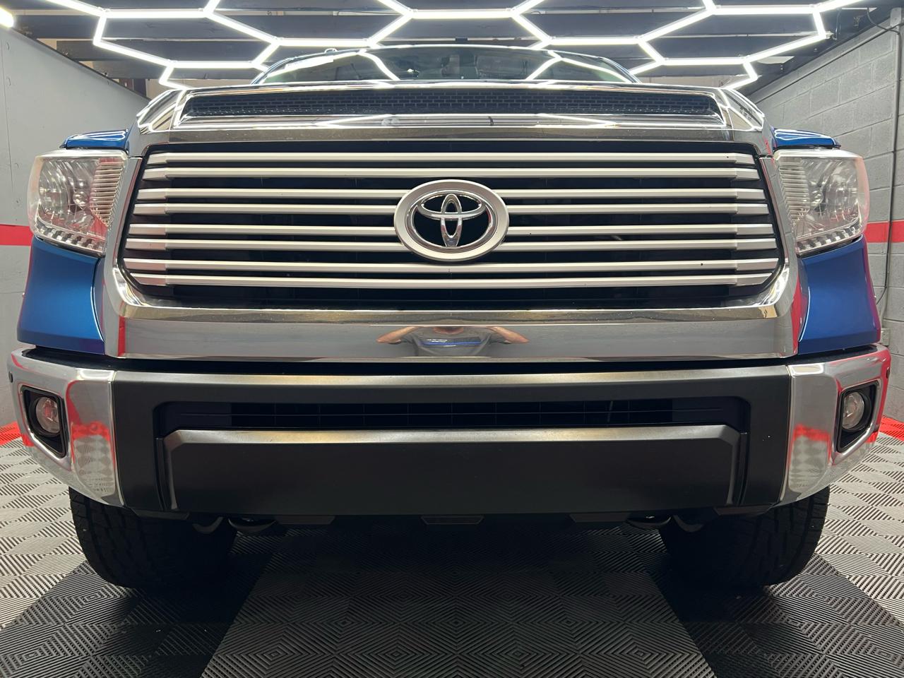 Toyota Tundra Limited 5.7L FFV CrewMax 4WD 2016