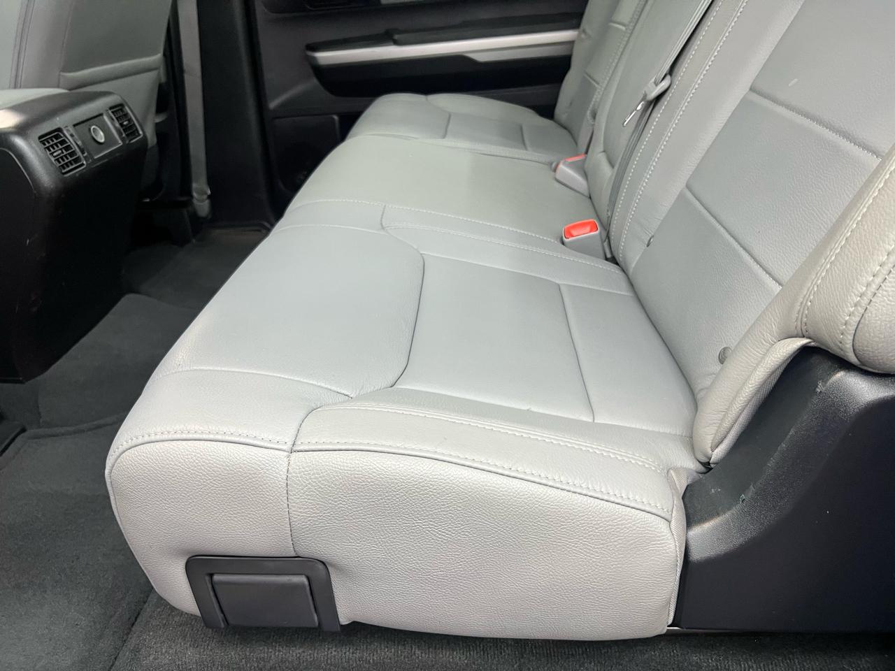 Toyota Tundra Limited 5.7L FFV CrewMax 4WD 2016