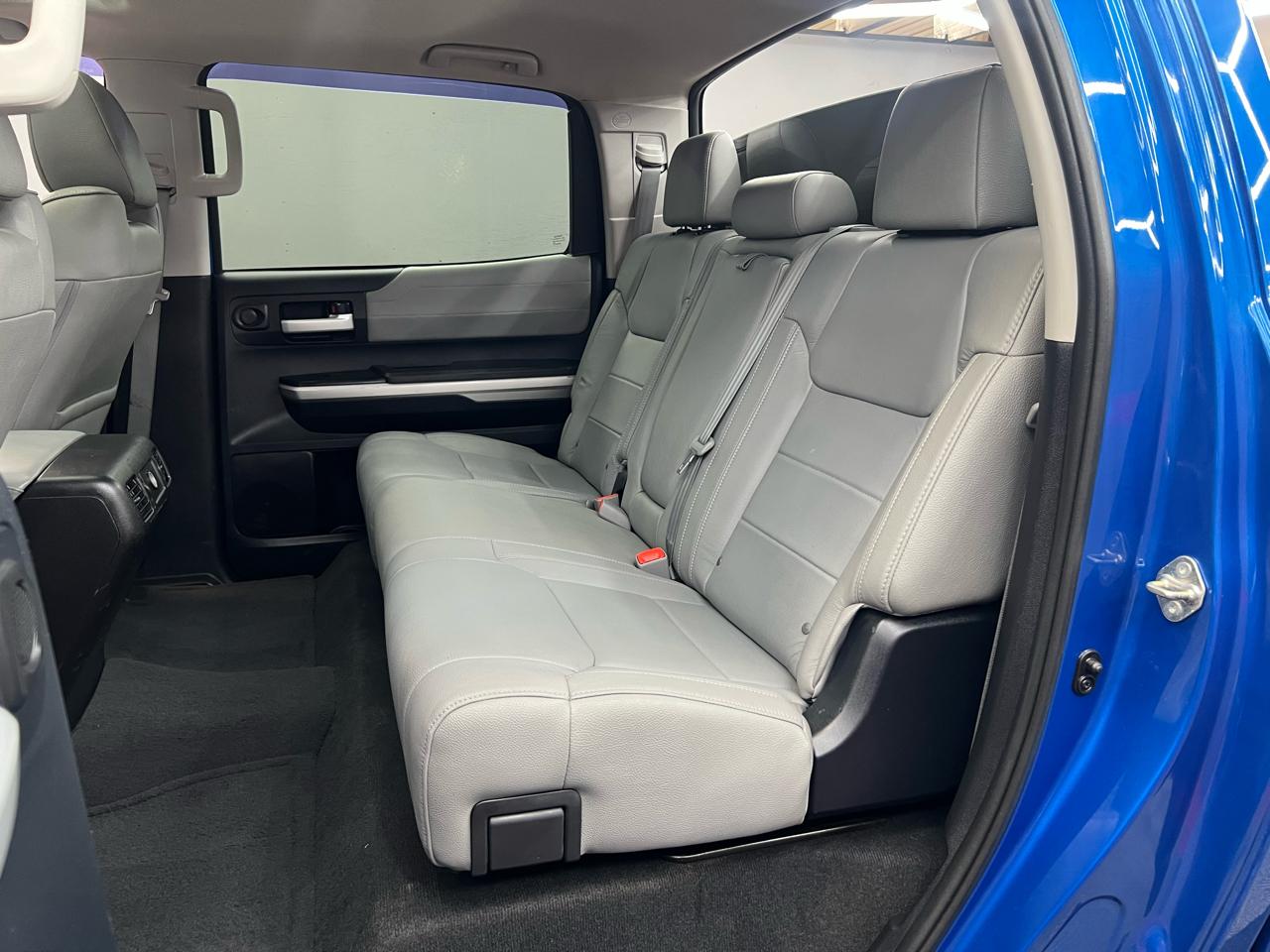 Toyota Tundra Limited 5.7L FFV CrewMax 4WD 2016
