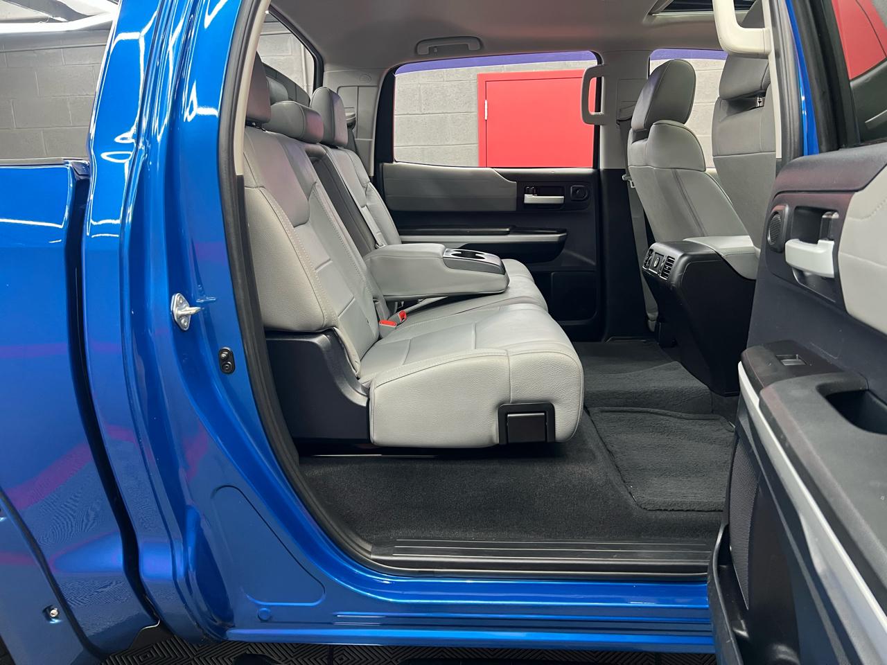Toyota Tundra Limited 5.7L FFV CrewMax 4WD 2016