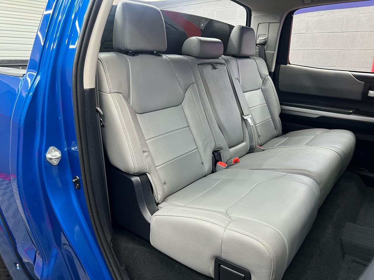 Toyota Tundra Limited 5.7L FFV CrewMax 4WD 2016