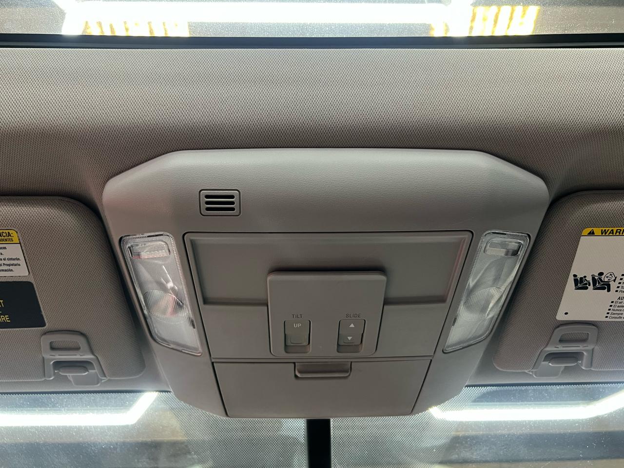 Toyota Tundra Limited 5.7L FFV CrewMax 4WD 2016