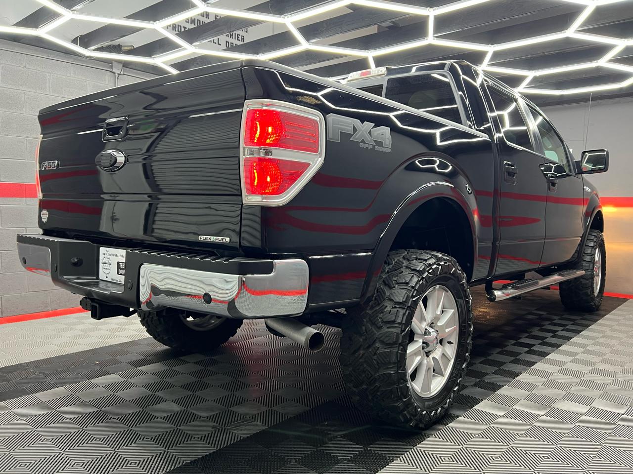 Ford F-150 4WD SuperCrew 150" Lariat 2011