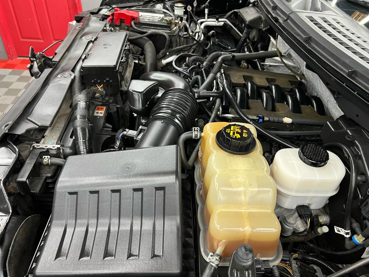 Ford F-150 4WD SuperCrew 150" Lariat 2011