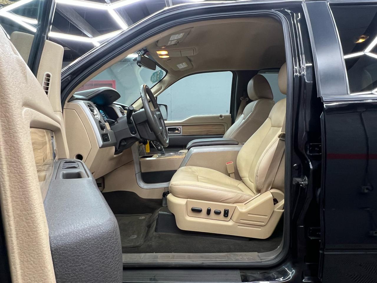 Ford F-150 4WD SuperCrew 150" Lariat 2011
