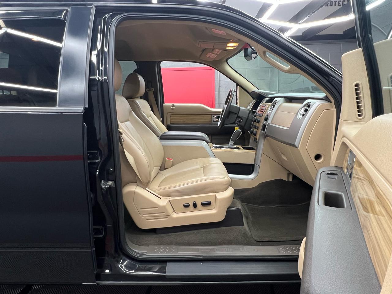 Ford F-150 4WD SuperCrew 150" Lariat 2011
