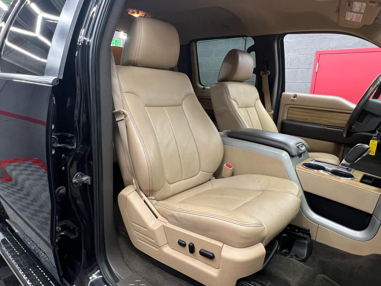 Ford F-150 4WD SuperCrew 150" Lariat 2011