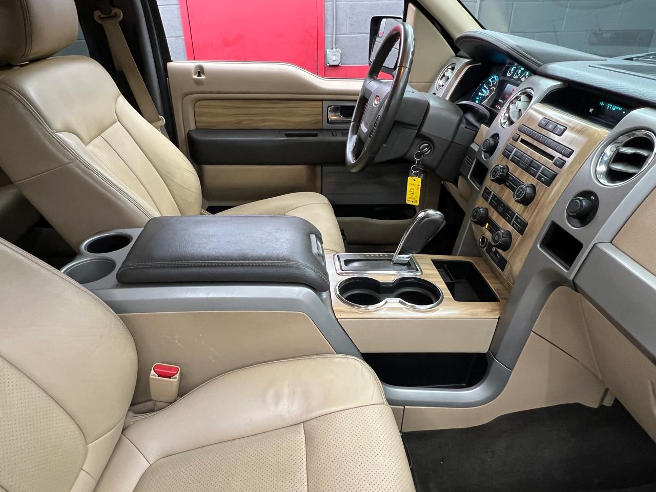 Ford F-150 4WD SuperCrew 150" Lariat 2011