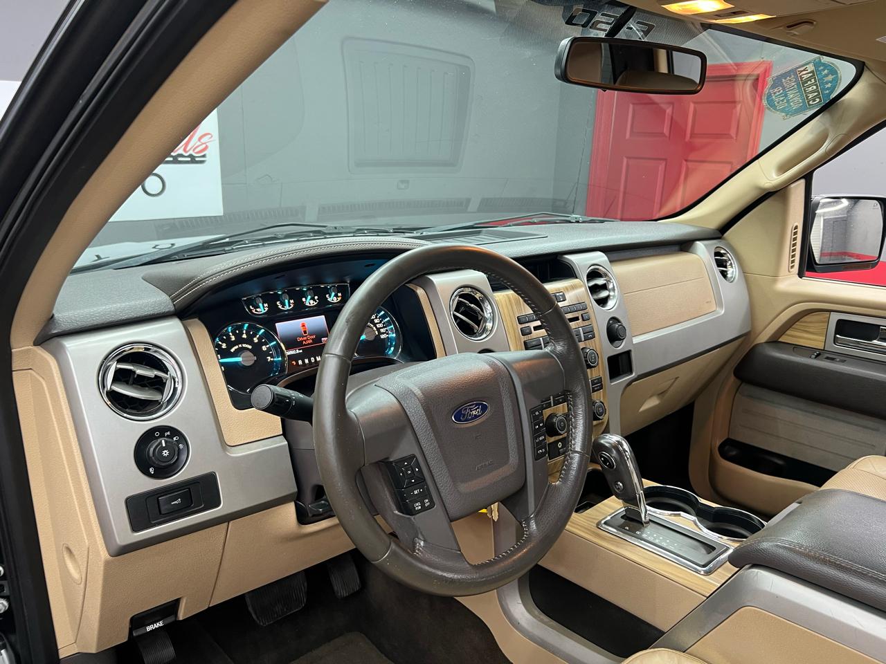 Ford F-150 4WD SuperCrew 150" Lariat 2011