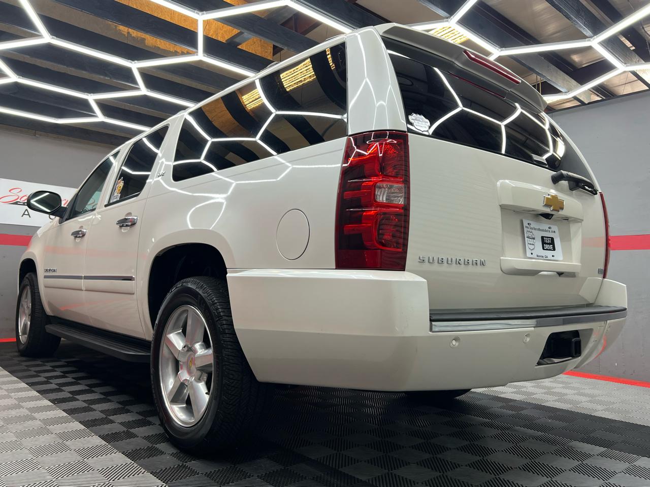 Chevrolet Suburban LTZ 1500 4WD 2012