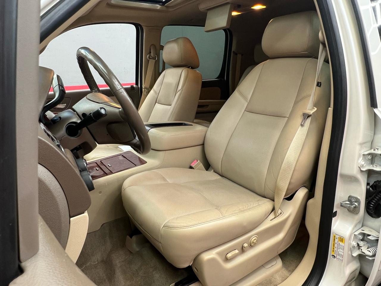 Chevrolet Suburban LTZ 1500 4WD 2012