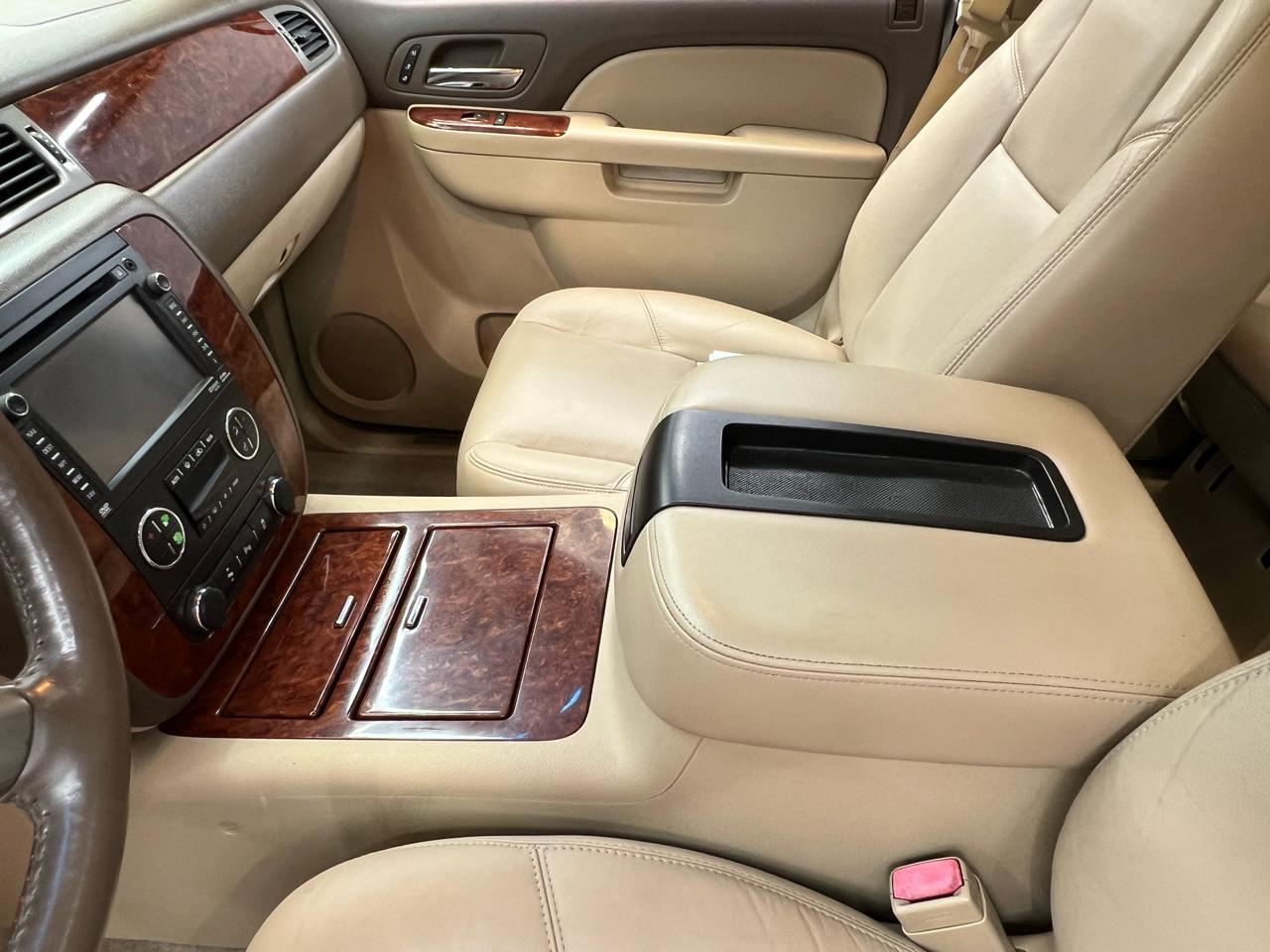 Chevrolet Suburban LTZ 1500 4WD 2012